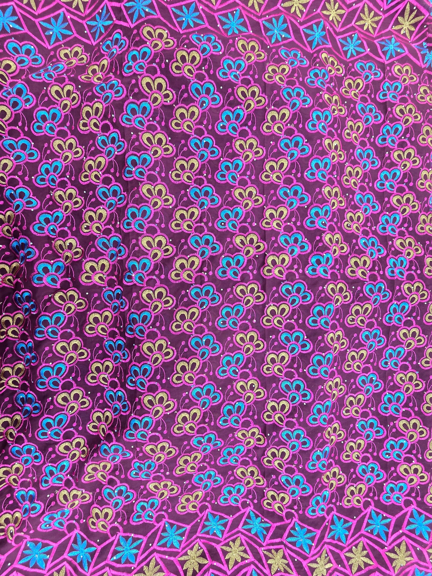 Style Brodé Autriche – Tissu Brodé Élégant TATA WAX